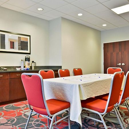 Holiday Inn Express & Suites Utica By Ihg Kinh doanh bức ảnh