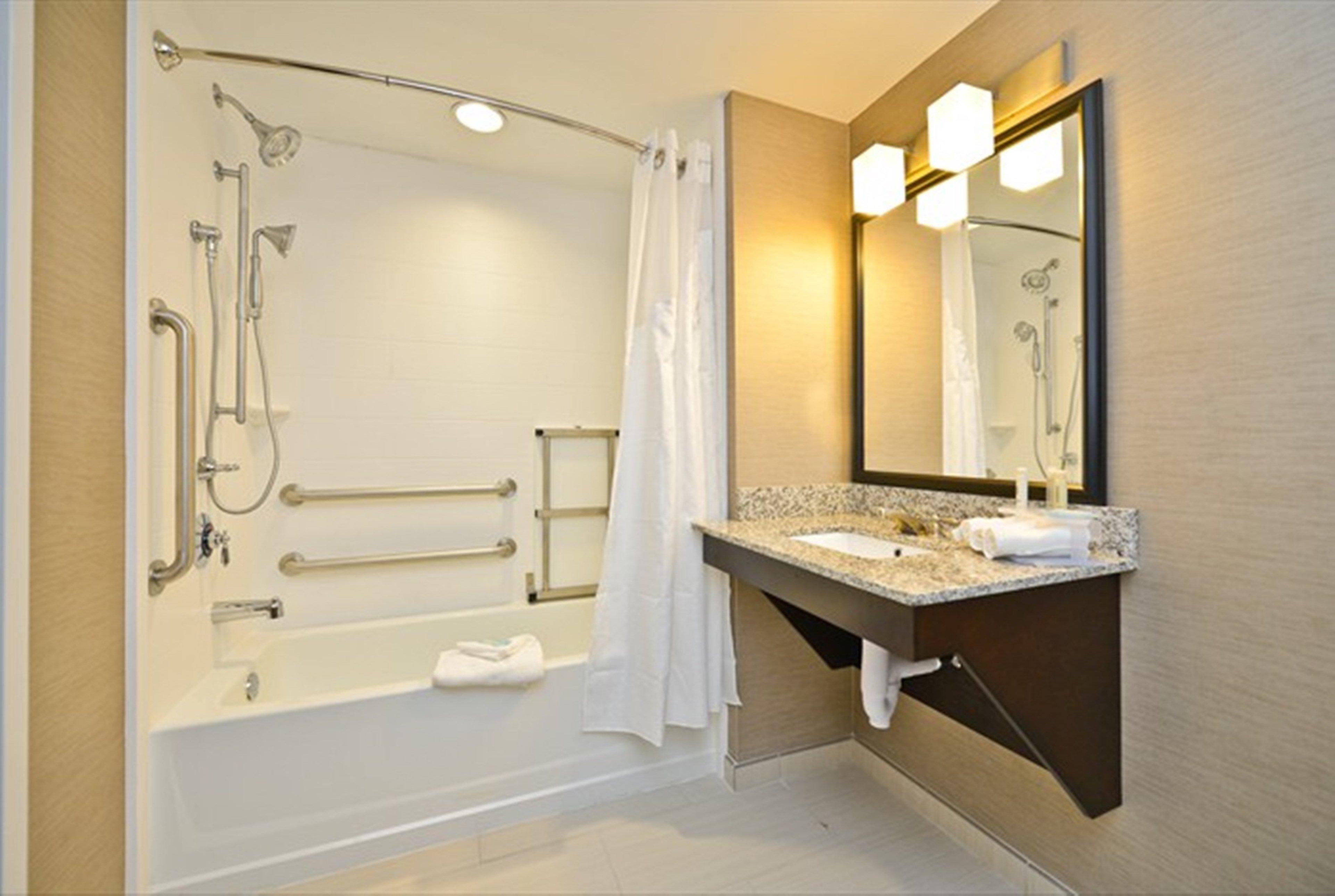 Holiday Inn Express & Suites Utica By Ihg Ngoại thất bức ảnh