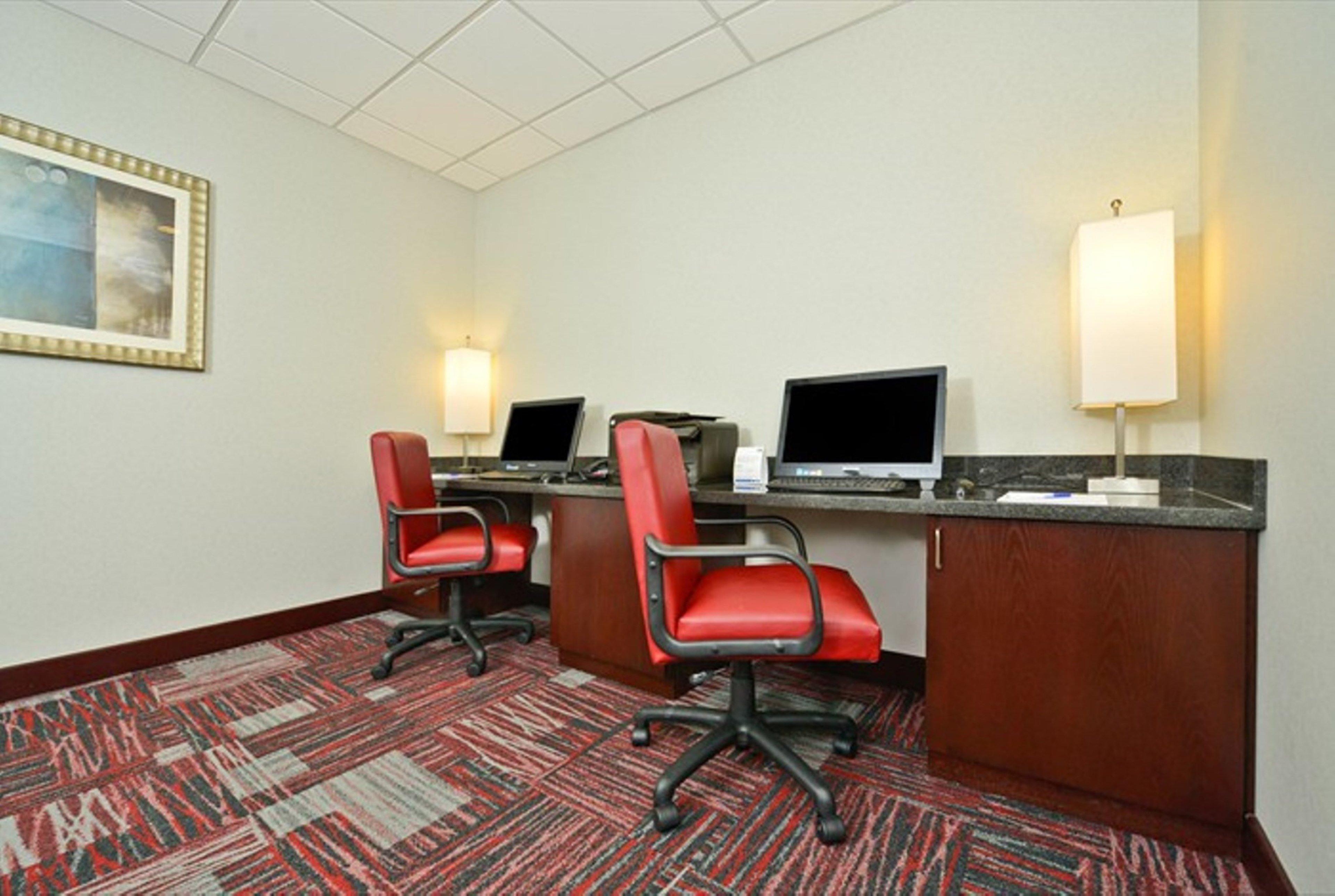 Holiday Inn Express & Suites Utica By Ihg Ngoại thất bức ảnh
