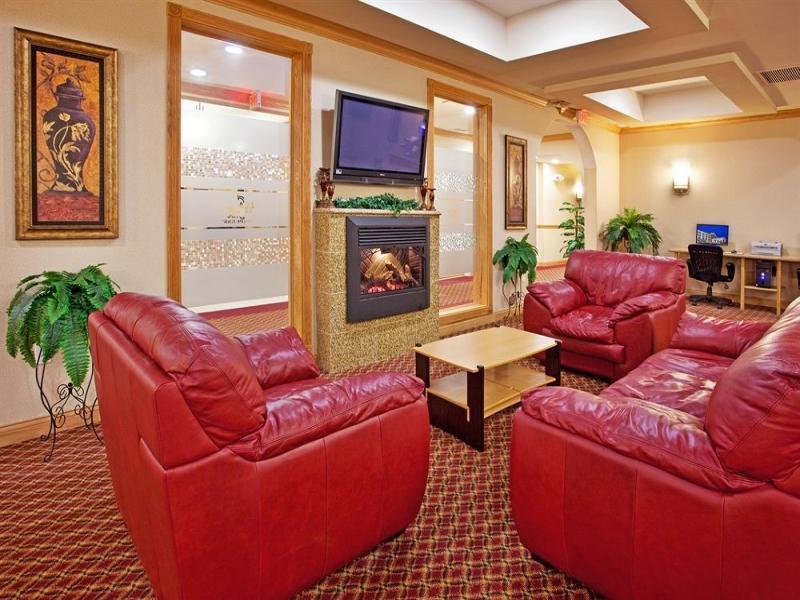 Holiday Inn Express & Suites Utica By Ihg Ngoại thất bức ảnh
