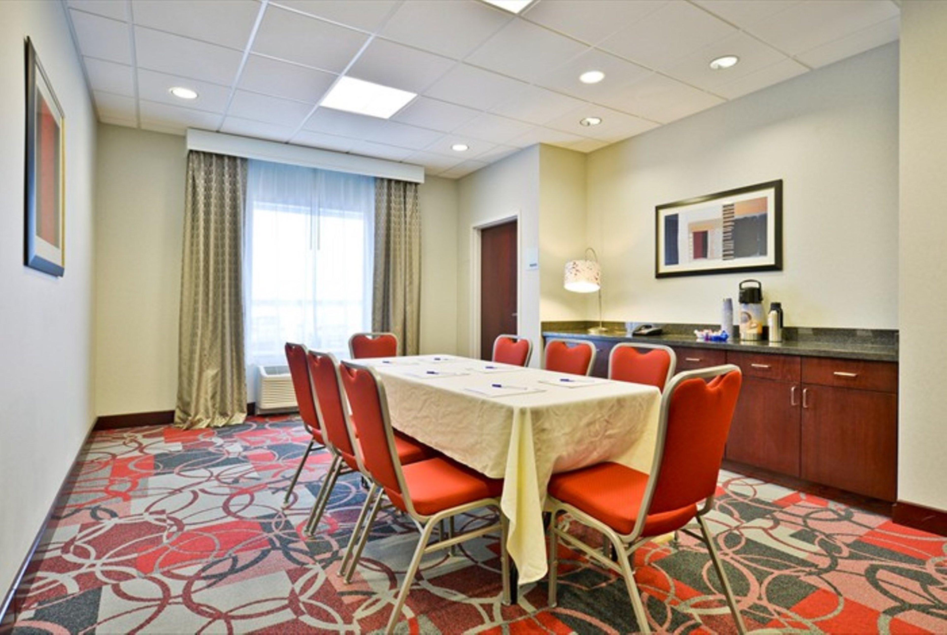 Holiday Inn Express & Suites Utica By Ihg Ngoại thất bức ảnh