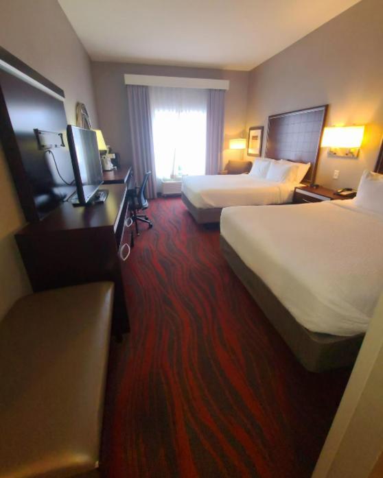 Holiday Inn Express & Suites Utica By Ihg Ngoại thất bức ảnh