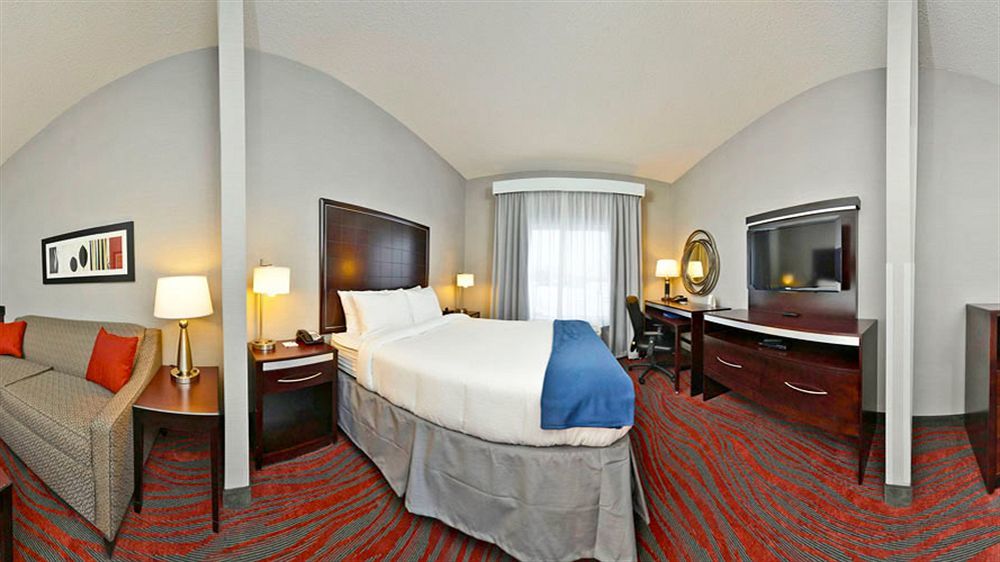 Holiday Inn Express & Suites Utica By Ihg Ngoại thất bức ảnh