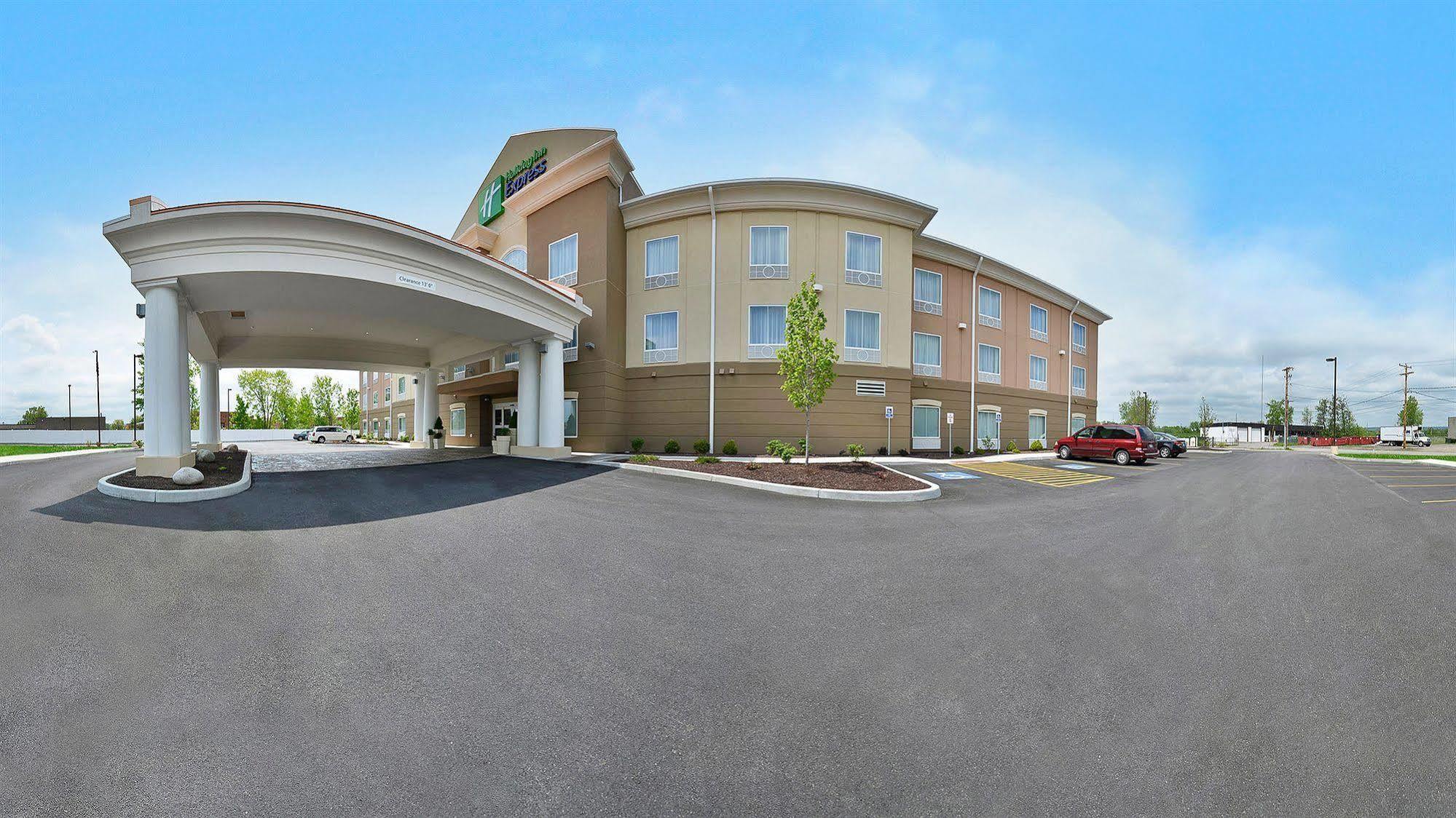 Holiday Inn Express & Suites Utica By Ihg Ngoại thất bức ảnh