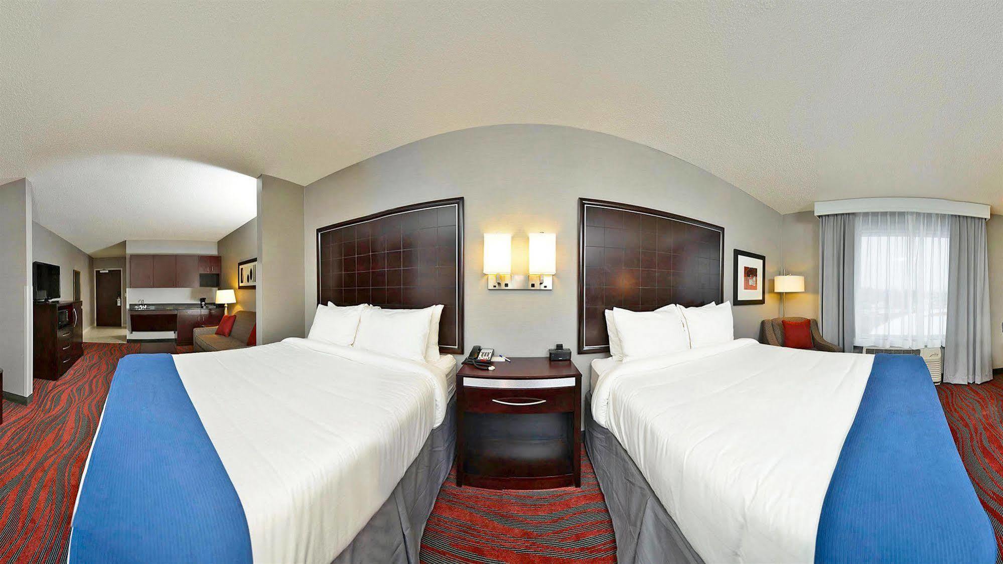 Holiday Inn Express & Suites Utica By Ihg Ngoại thất bức ảnh